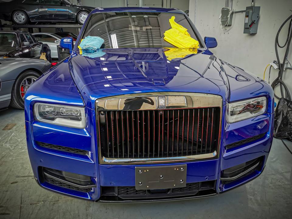 Blue Rolls-Royce Cullinan