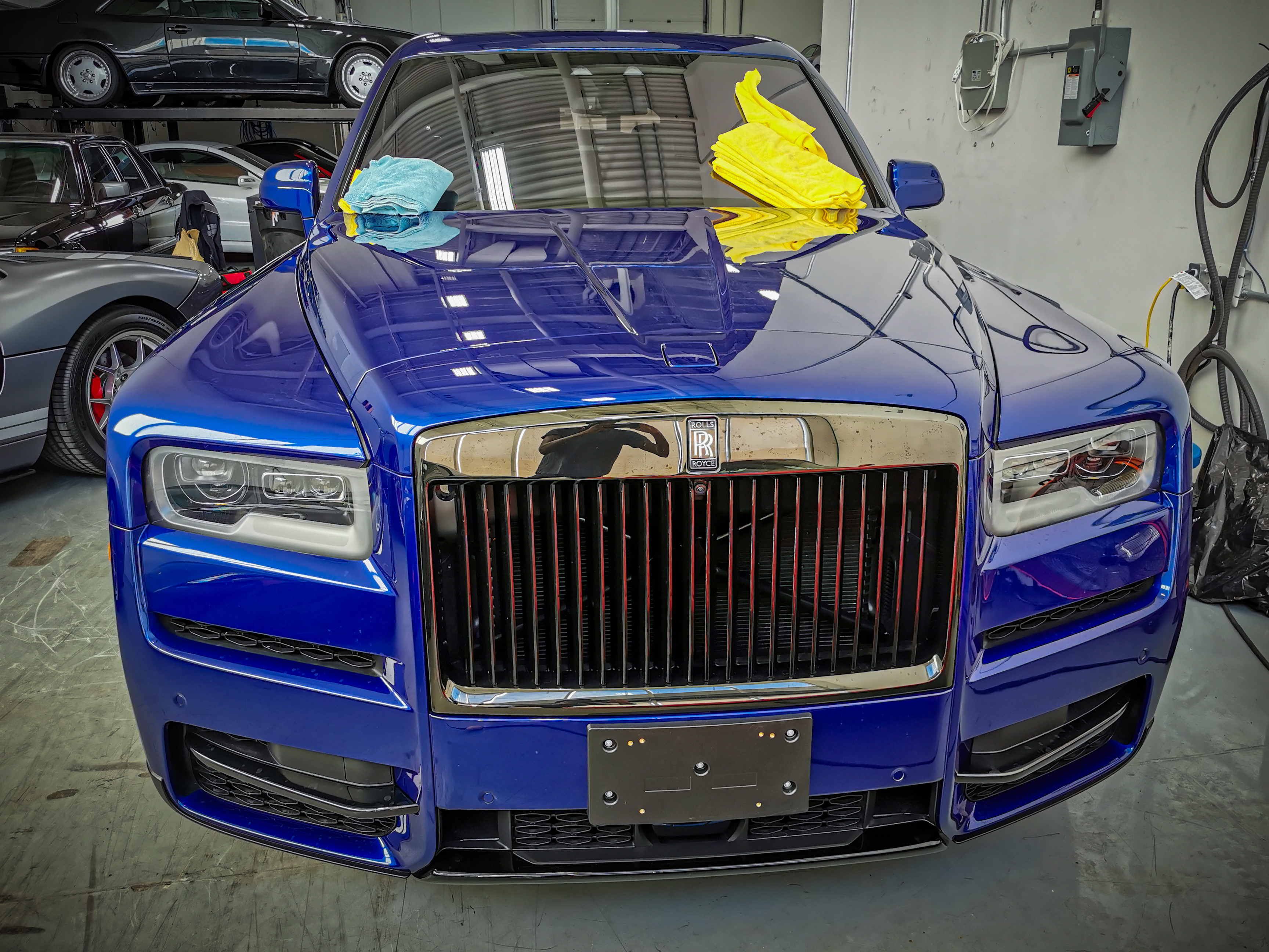 Blue Rolls-Royce Cullinan